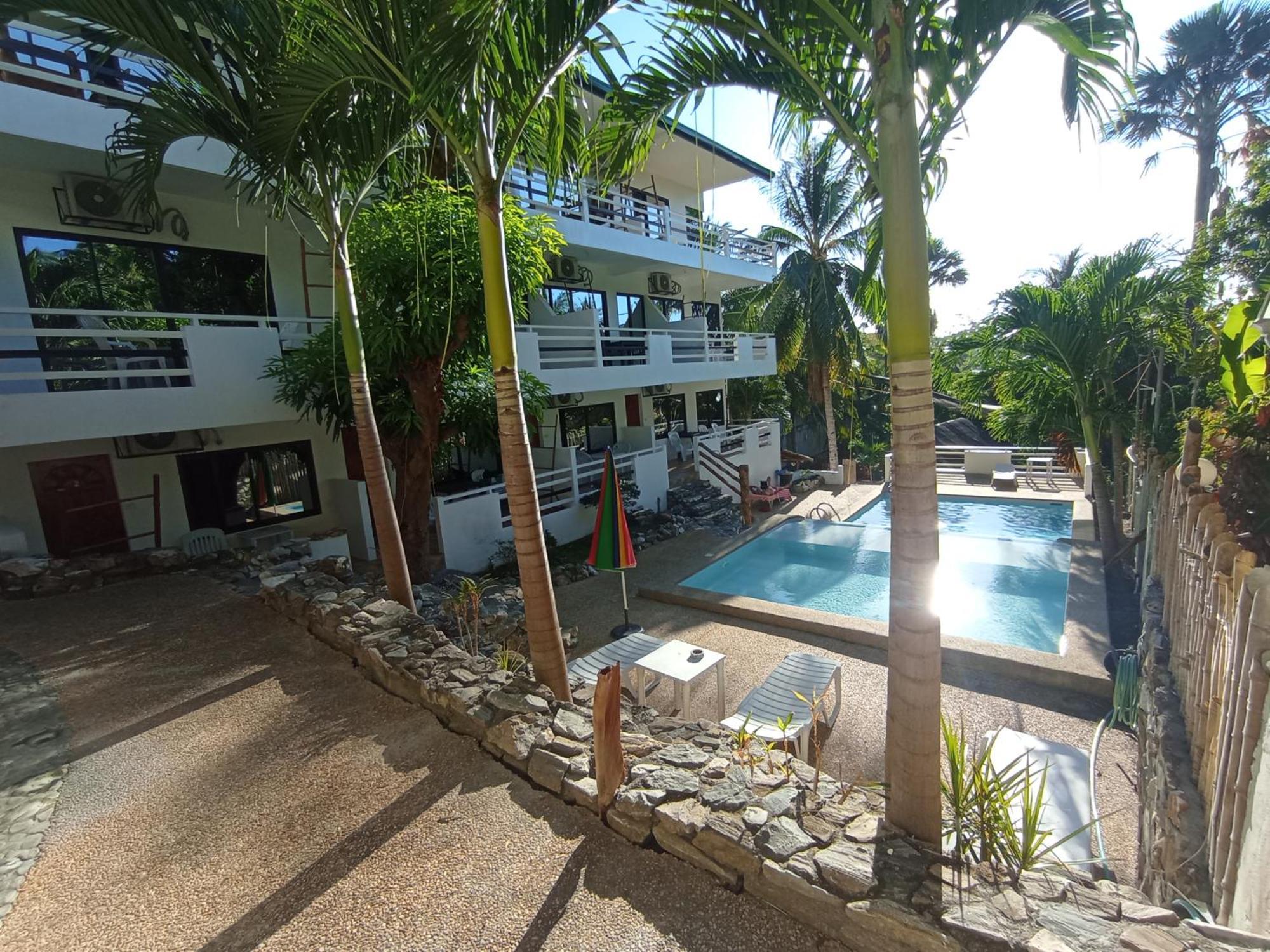 Jalyn'S Resort Sabang Puerto Galera Exterior photo